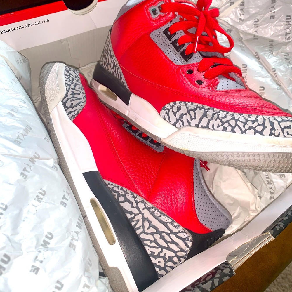 *FLASH SALE(Ending SOON)‼️ Air Jordan 3 Retro SE “Unite” Size 5Y(Women’s Size 7)